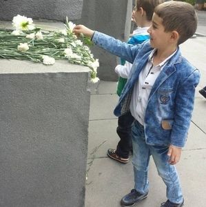 Meet your Posher, Aida